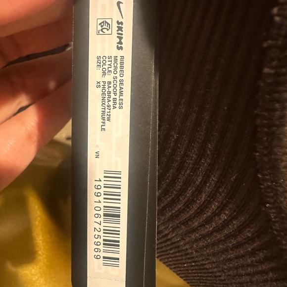 SKIMS Ribbed Cocoa Bralette - Picture 3 of 5